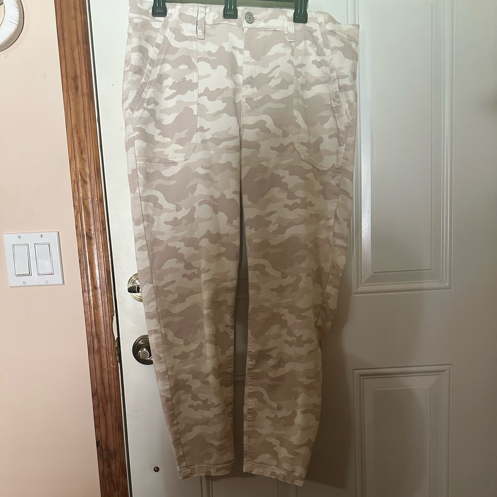 Knox Rose Camouflage Pants Size 16